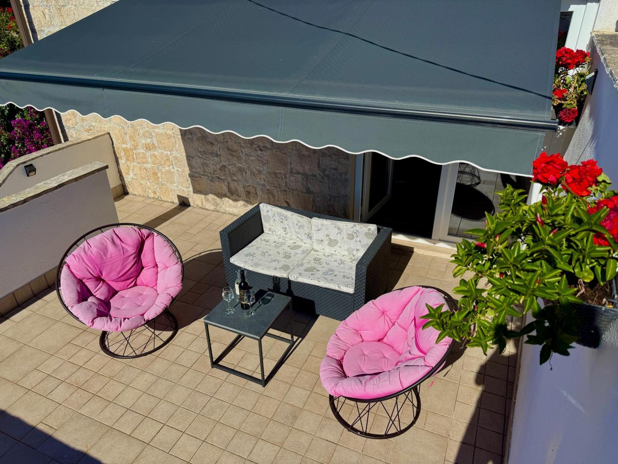 Apartment Pjaca Postira Exterior photo